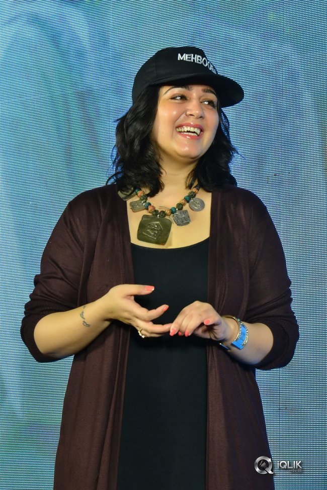 Charmy-Kaur-at-Mehbooba-Movie-Pressmeet